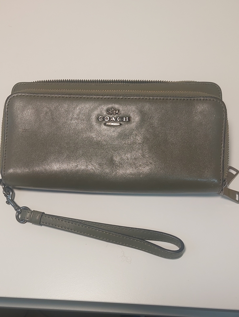 COACH Olive Green Leather Zip-Around Wristlet Clutch